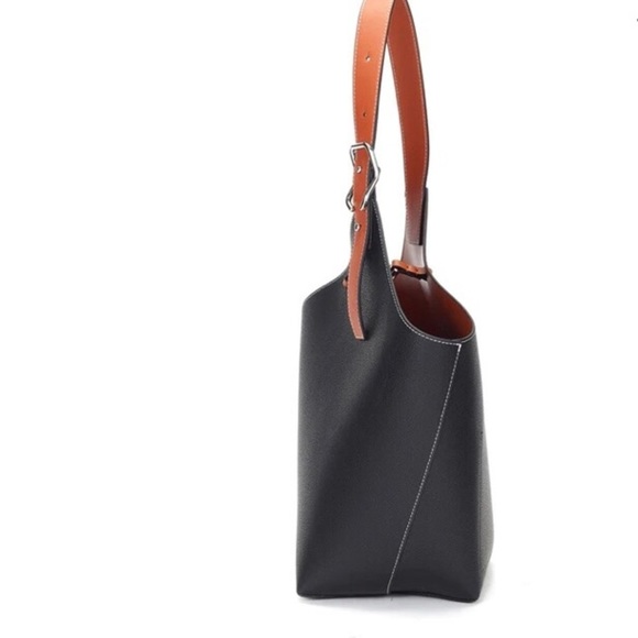 BORSETTA - Cholet Napa leather bucket bag. NW/OT! Internal phone slot. BEAUTIFUL - Picture 12 of 16